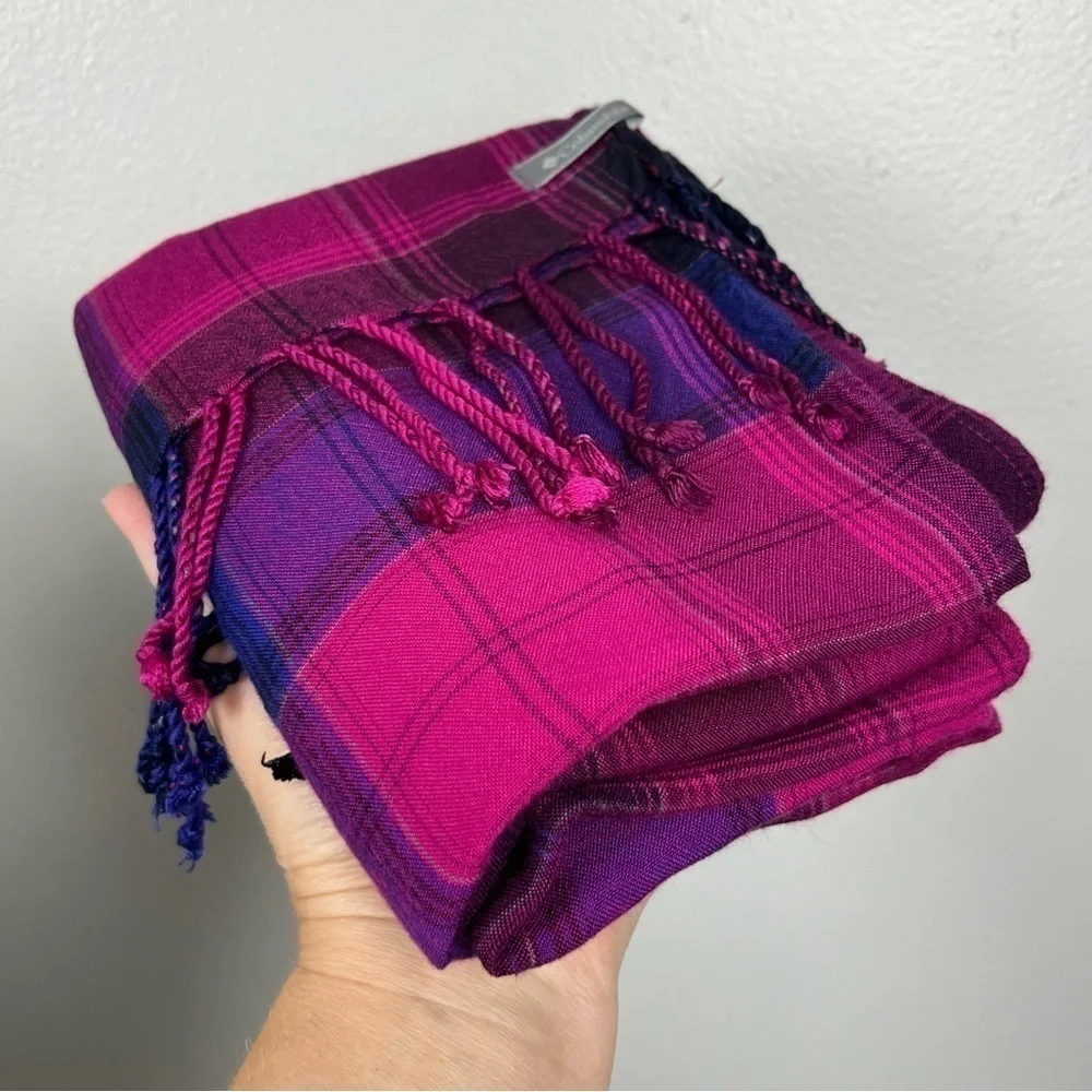 Columbia plaid lightweight fringed scarf wrap, approximately 24” x 72”.